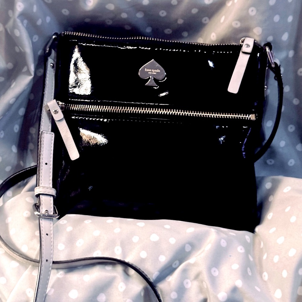 Kate spade cross host patent leather zip closure